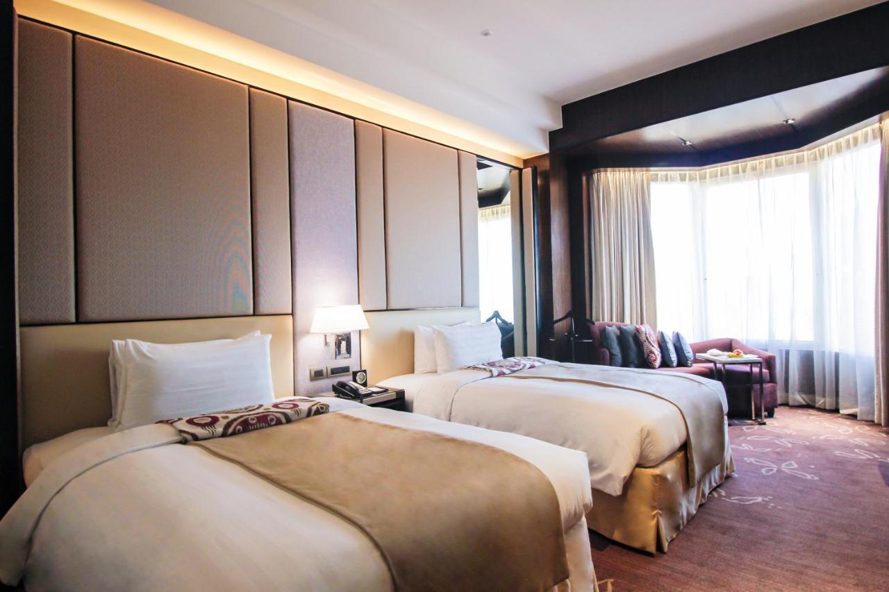 Diamond Hotel Philippines Manila Dış mekan fotoğraf